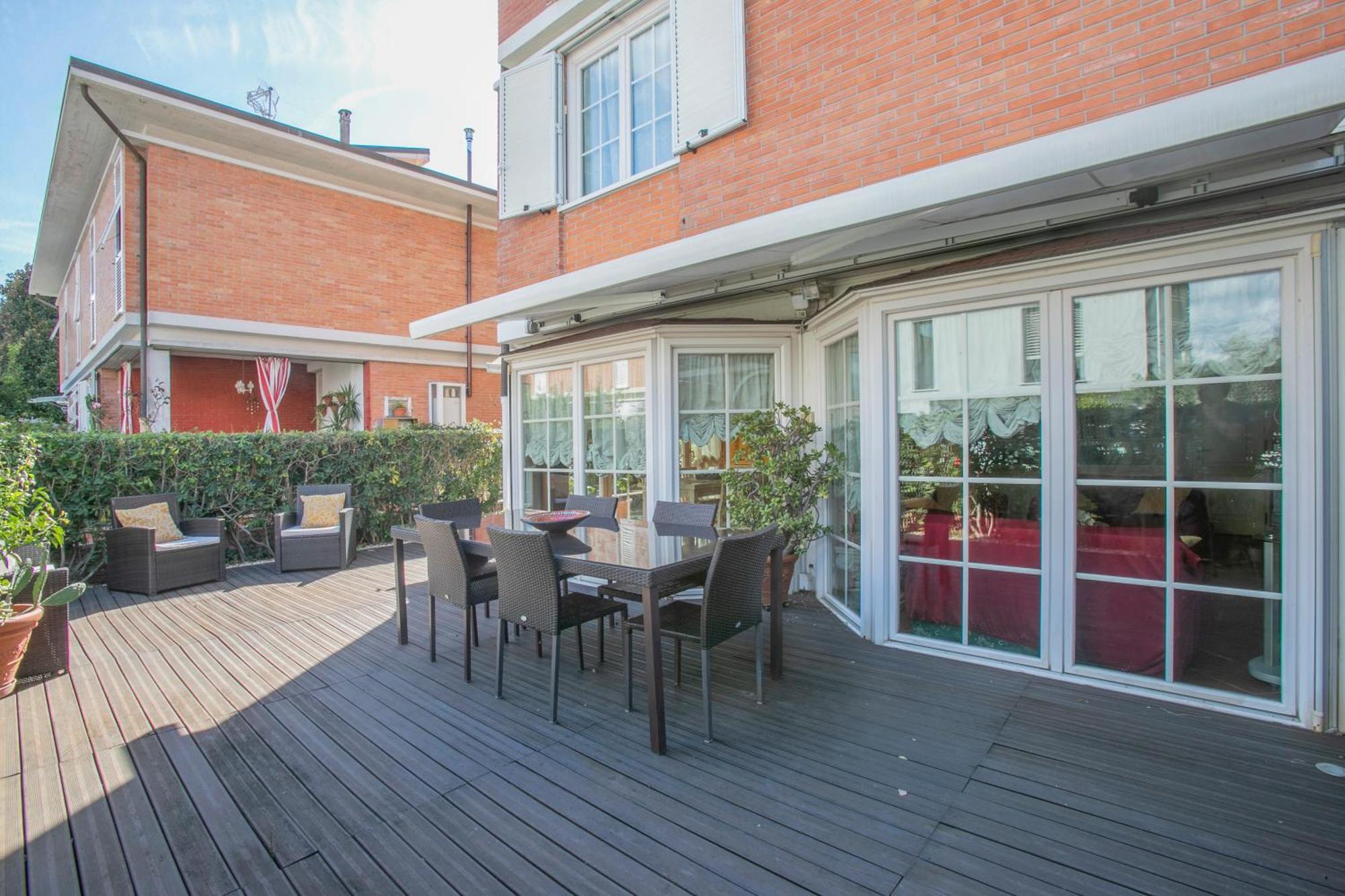 Maison Renee Viareggio Exteriör bild